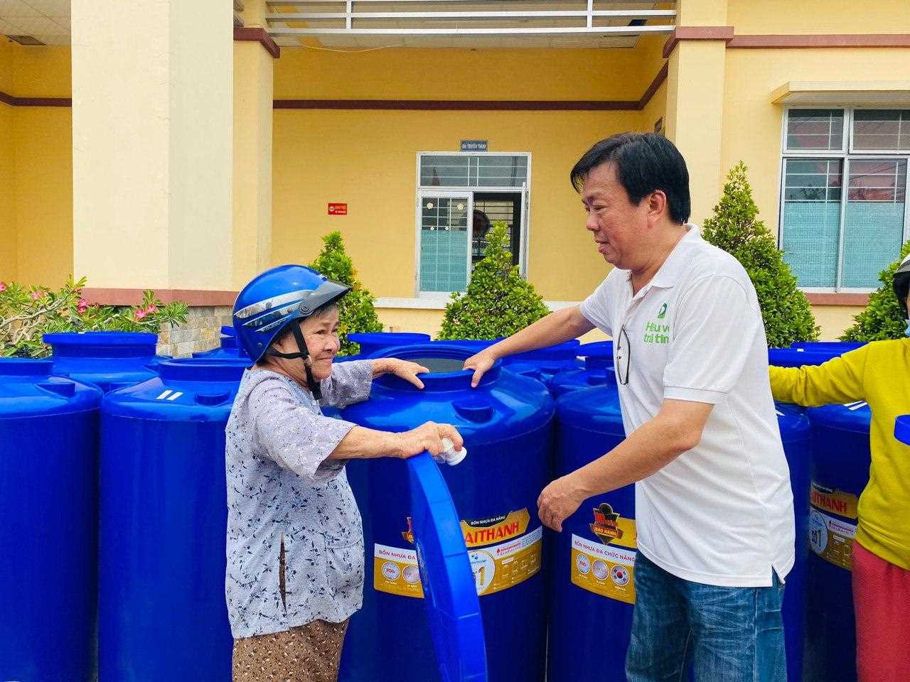 22 bon chua nuoc (1).