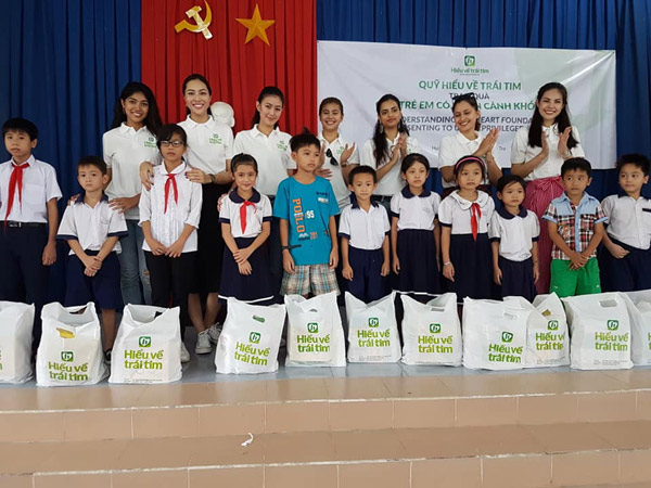 38814935_2186674831361589_365382321093738496_n.