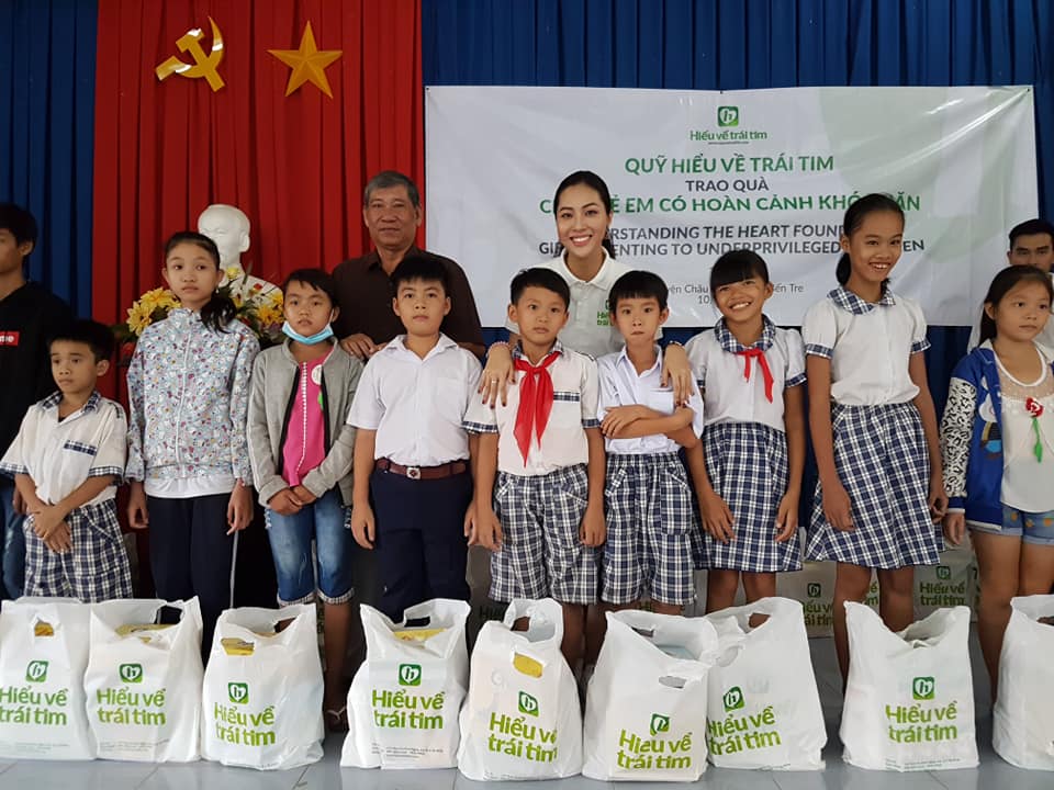 39021207_2186674298028309_4219320294713589760_n.