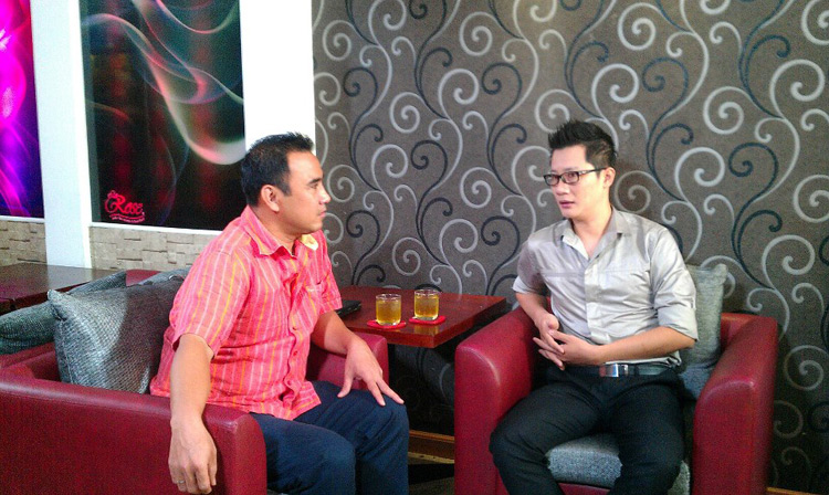 408633_130144803816019_1317255091_n.