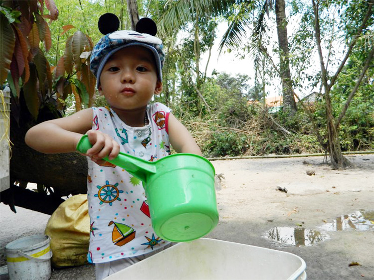 524634_129993480521313_1688242191_n.