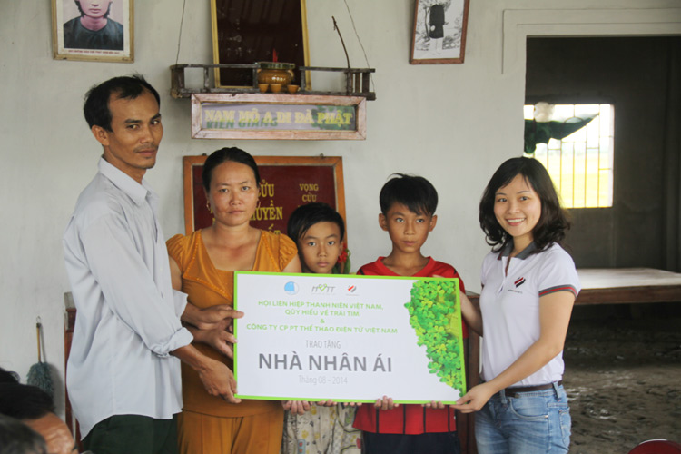 gi-dinh-Huu-Phu-(4).