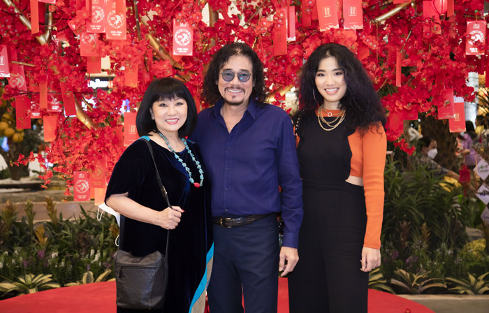 Gia-dinh-ca-si-Cam-Van---Khac-Trieu---cece-Truong-2.