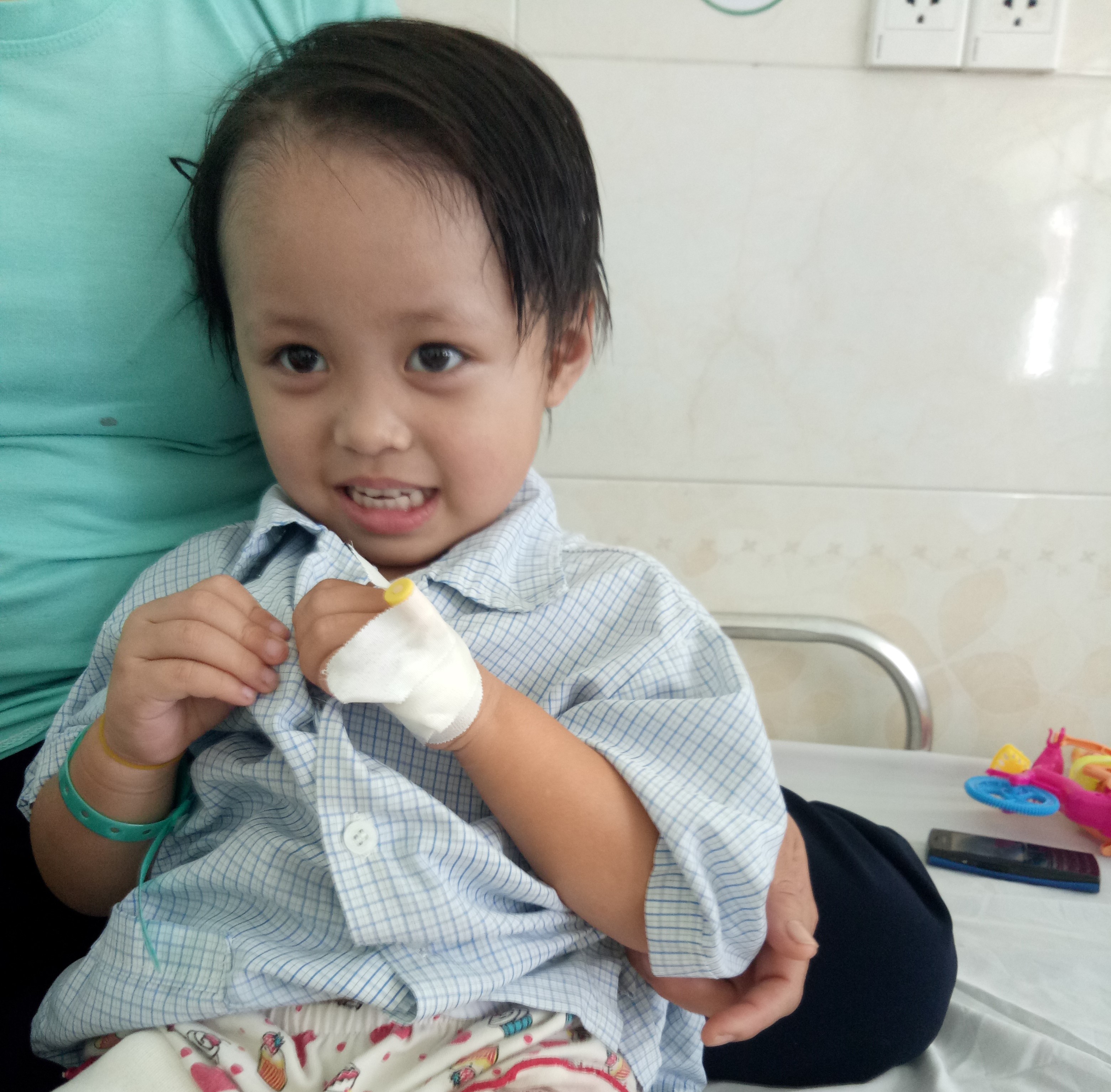 Nghệ An-Cao Trần Bảo Trân sau CT.