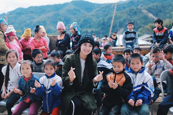 ngoc-han-len-yen-bai-lam-tu-thien-9resize-ngoisao.vn-w580-h387.