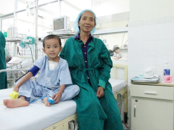 NGUY-N-ÐÌNH-QUY-N-VÀ-BÀ-SAU-PT.