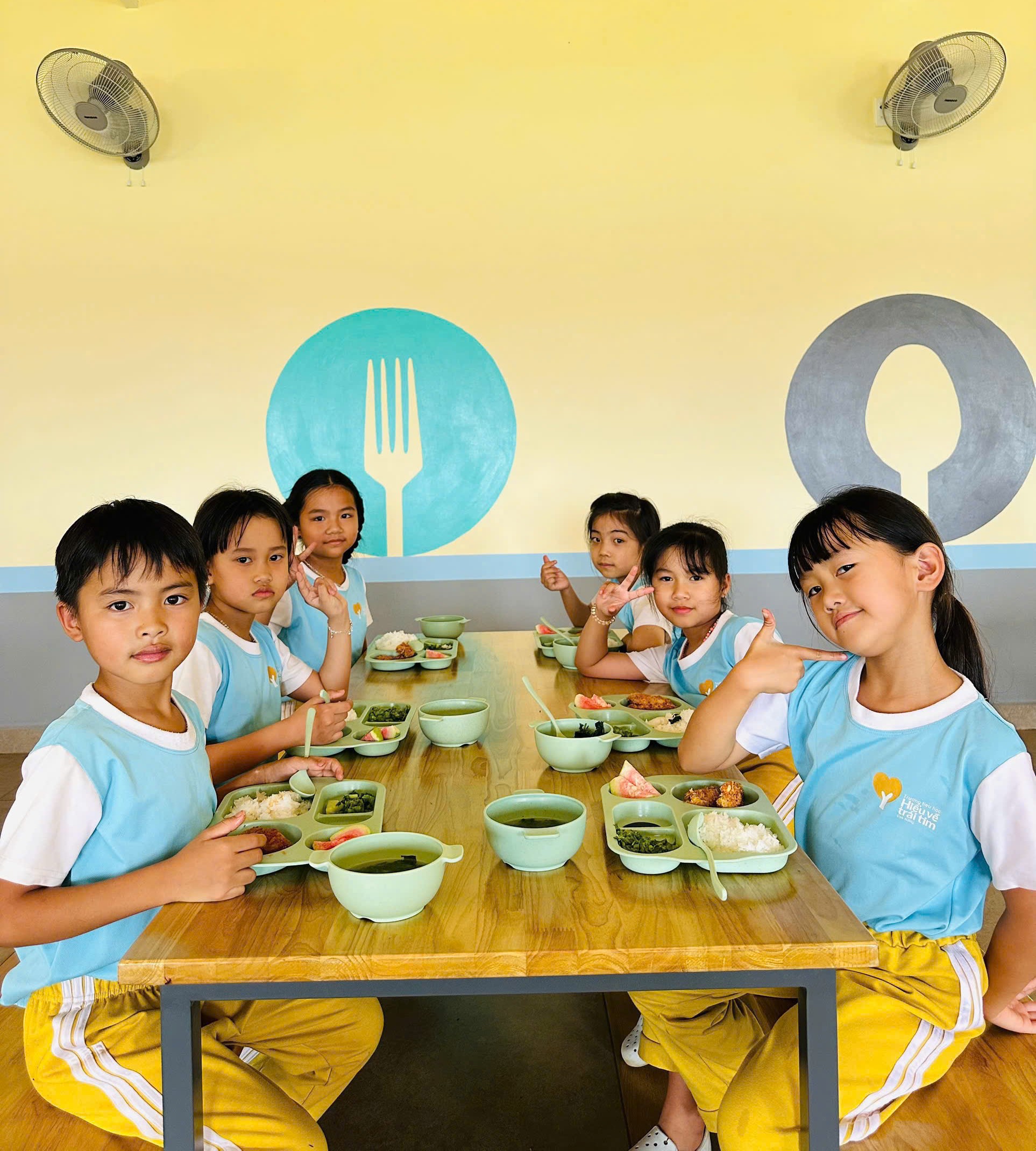 z6526103595693_6968936e53fce6feef5085f2475c57c7.